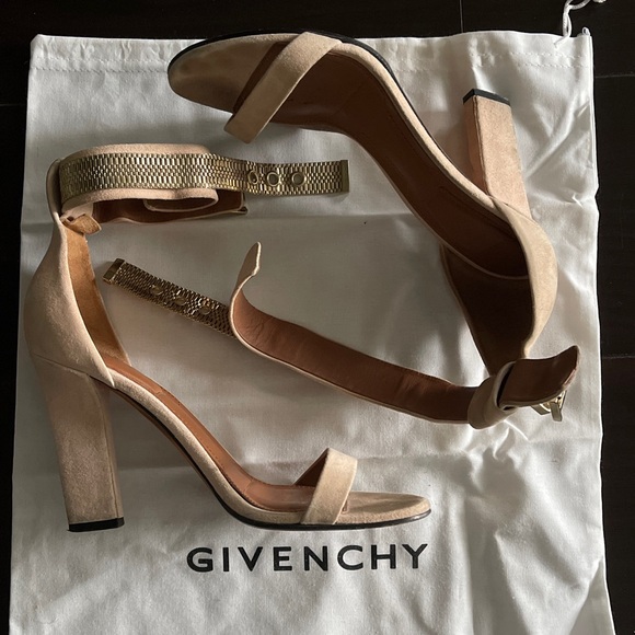 Givenchy Guiliana in Blush - Picture 1 of 3